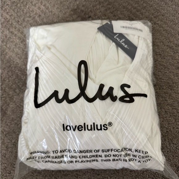 Lulu’s Firenze White Plisse Surplice Sleeveless Wide-leg Jumpsuit - Picture 7 of 9